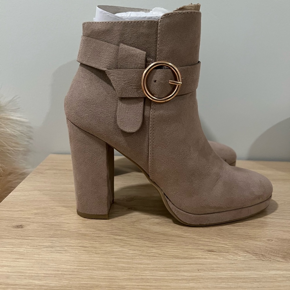 LC Lauren Conrad Tan Faux Suede Block Heel Ankle Booties | WORN ONCE